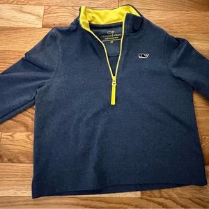 EUC vineyard vines 2T performance quarter zip. No stains or signs of ware